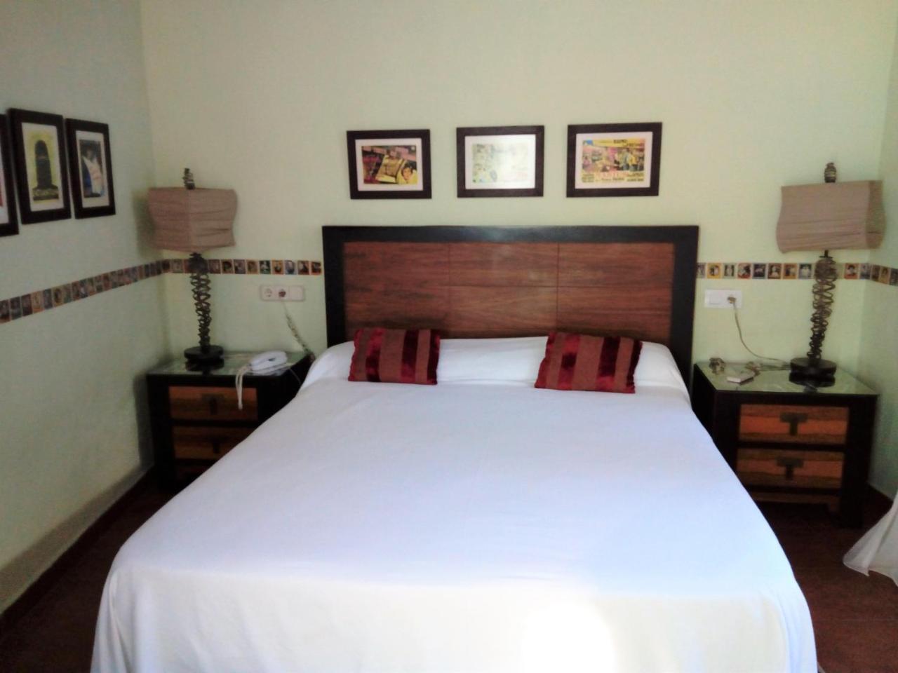 Hotel Utopía Benalup-Casas Viejas Buitenkant foto
